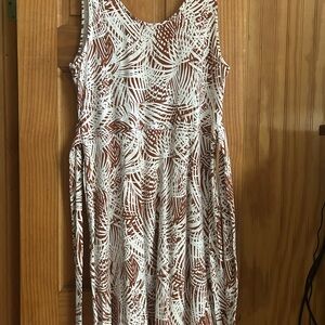 Elegant Brown and White Patterned Dress